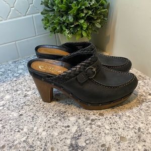 Earthies Rochelle leather clogs mules wooden sole womens size 9.5